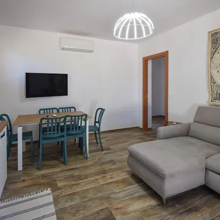 3 Bedroom Amazing In Bisenti